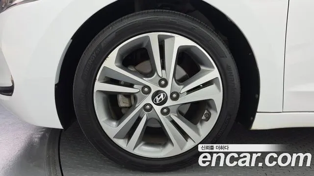 Hyundai Avante 2018 thumb 5