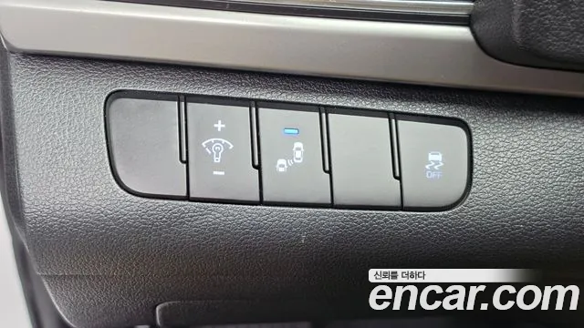 Hyundai Avante 2018 thumb 12