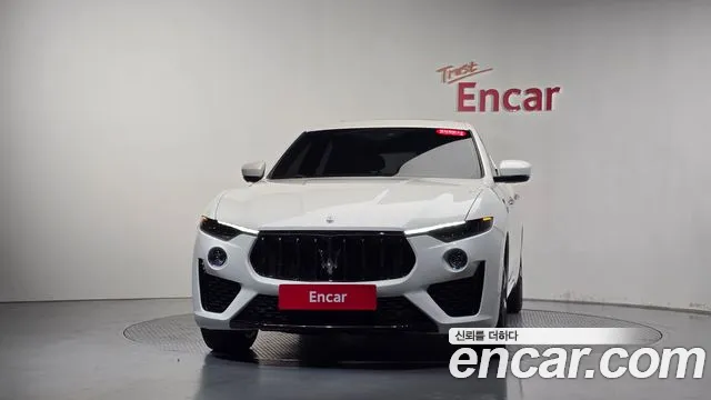 Maserati Levante 2023 thumb 2