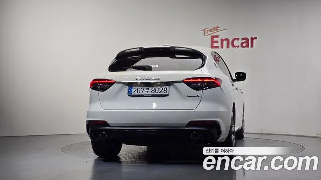 Maserati Levante 2023 thumb 3