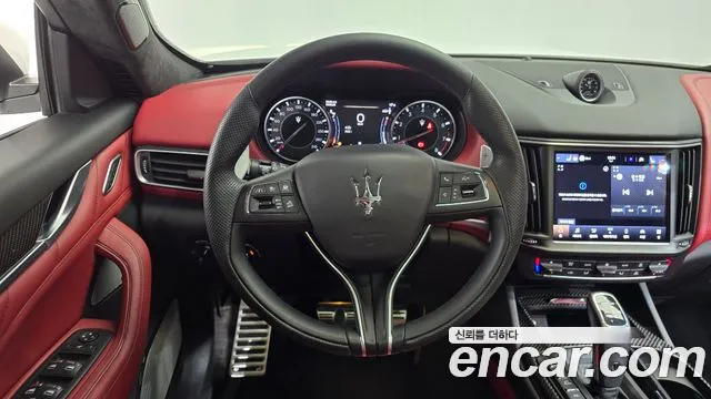 Maserati Levante 2023 thumb 11