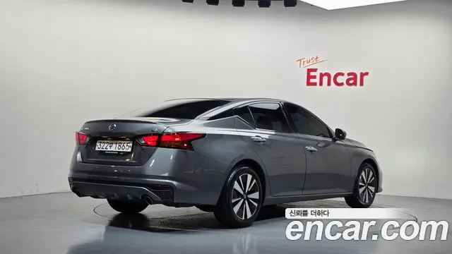 Nissan Altima 2019 thumb 2