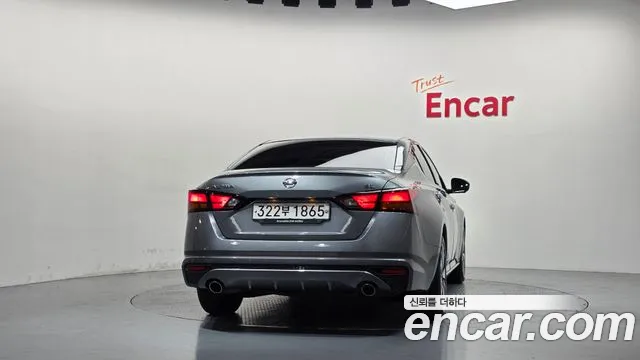 Nissan Altima 2019 thumb 4
