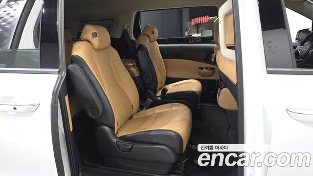 Kia Carnival 2022 thumb 11
