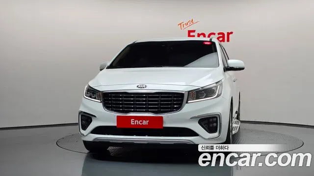 Kia Carnival 2019 thumb 3