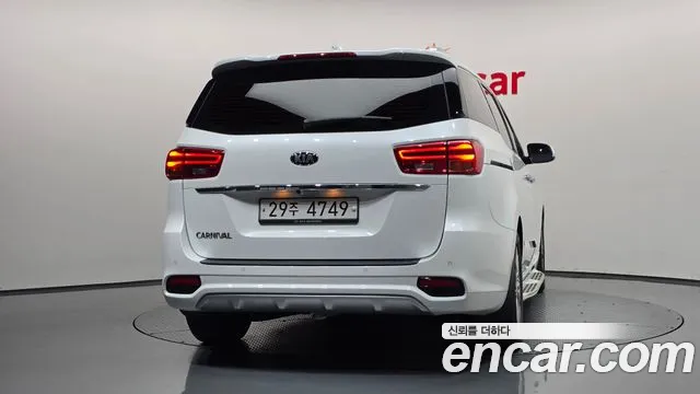 Kia Carnival 2019 thumb 4