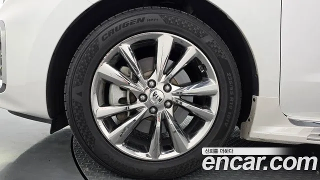 Kia Carnival 2019 thumb 5