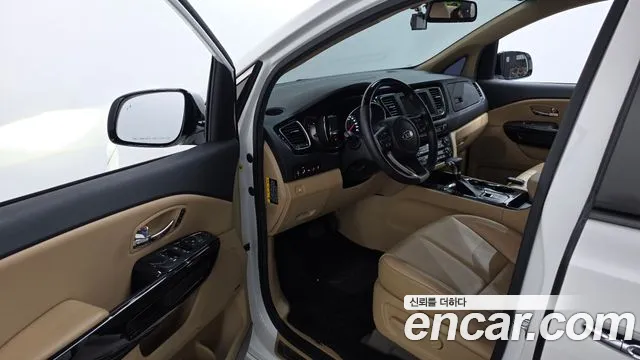 Kia Carnival 2019 thumb 10