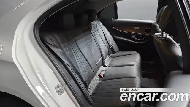 Mercedes-Benz E-Класс 2019 thumb 11