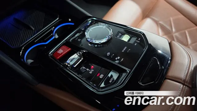 BMW 5-Series 2025 thumb 9