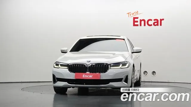 BMW 5-Series 2021 thumb 2