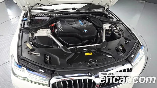 BMW 5-Series 2021 thumb 5