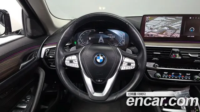 BMW 5-Series 2021 thumb 12