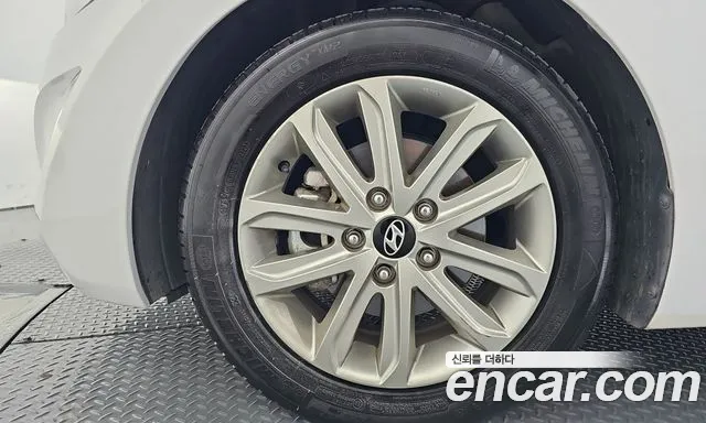 Hyundai Avante 2014 thumb 4