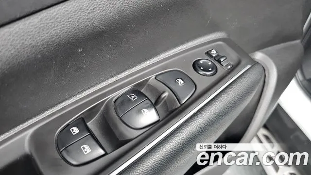 Renault-KoreaSamsung Koleos 2018 thumb 12