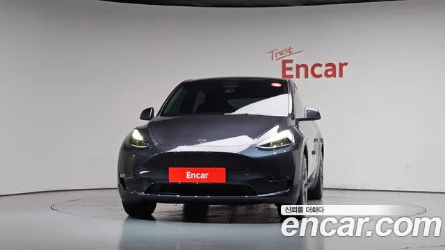 Tesla Model Y 2024 thumb 3
