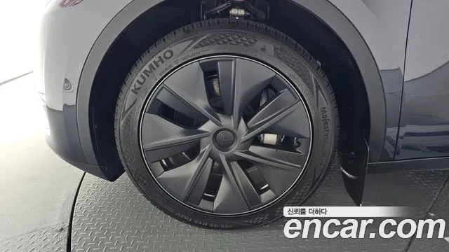 Tesla Model Y 2024 thumb 5