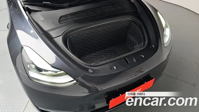 Tesla Model Y 2024 thumb 6
