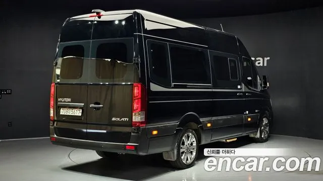 Hyundai Staria 2025 thumb 2