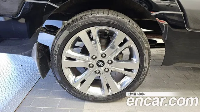 Hyundai Staria 2025 thumb 5