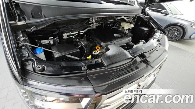 Hyundai Staria 2025 thumb 6