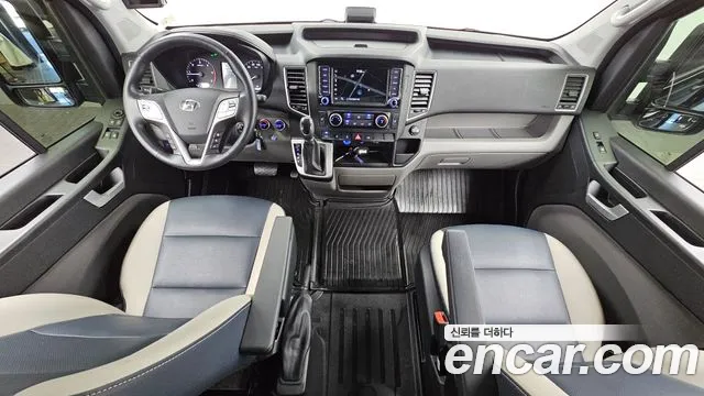 Hyundai Staria 2025 thumb 7