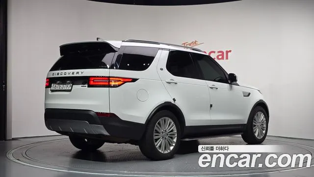 Land Rover Discovery 2019 thumb 2