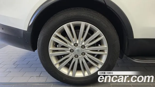 Land Rover Discovery 2019 thumb 5