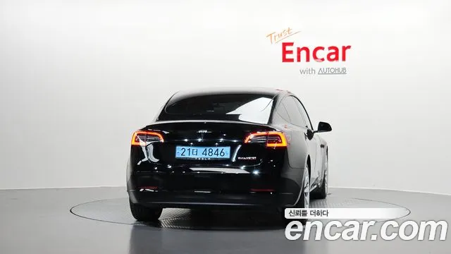 Tesla Model 3 2022 thumb 3