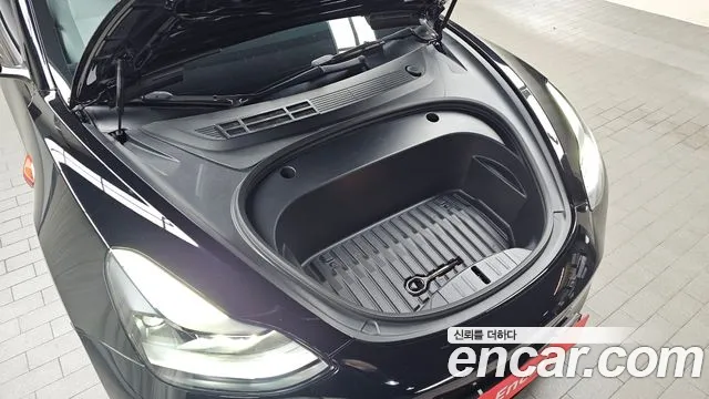 Tesla Model 3 2022 thumb 5