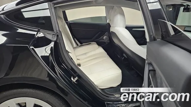 Tesla Model 3 2022 thumb 10