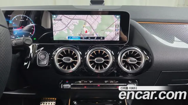 Mercedes-Benz GLA 2020 thumb 12