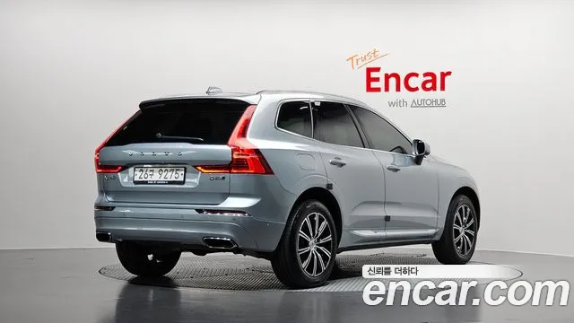 Volvo XC60 2017 thumb 2