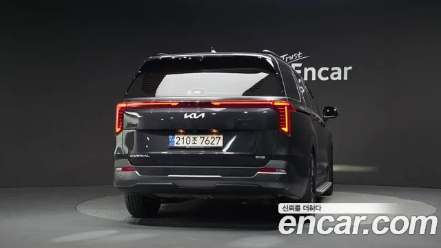 Kia Carnival 2024 thumb 4
