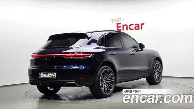 Porsche Macan 2021 thumb 2