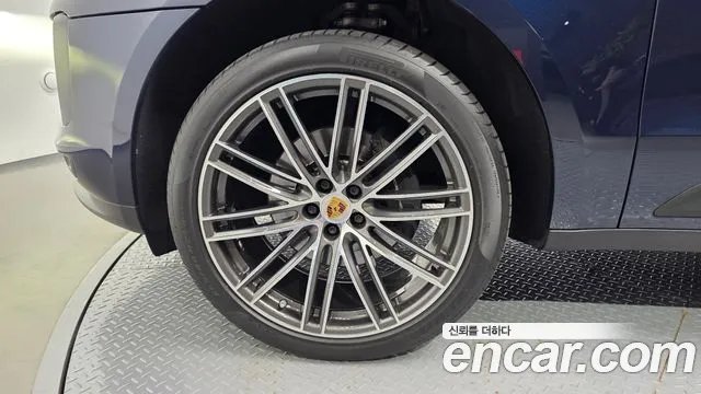 Porsche Macan 2021 thumb 5