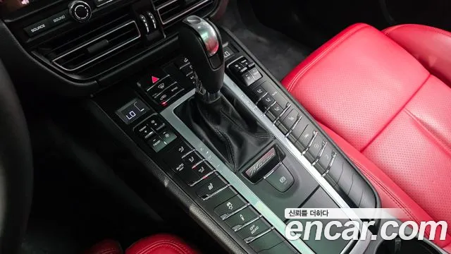 Porsche Macan 2021 thumb 9