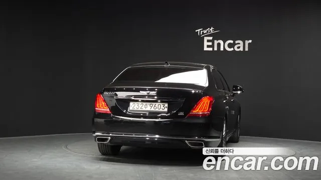 Genesis G90 2018 thumb 4