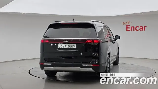 Kia Carnival 2023 thumb 4