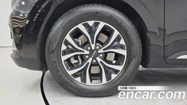 Kia Carnival 2023 thumb 5