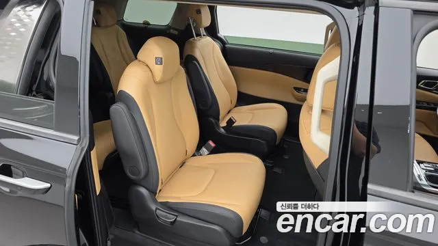 Kia Carnival 2023 thumb 11