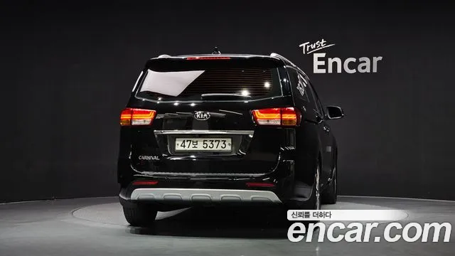 Kia Carnival 2014 thumb 4