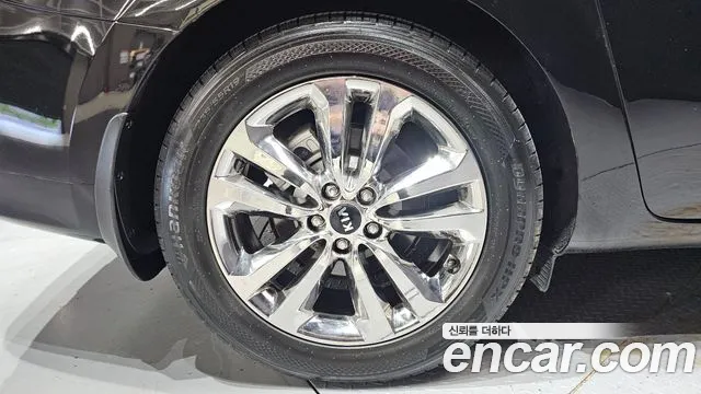 Kia Carnival 2014 thumb 5