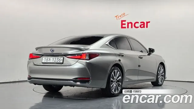 Lexus ES 2019 thumb 2