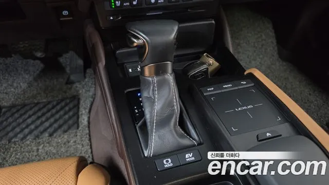 Lexus ES 2019 thumb 9