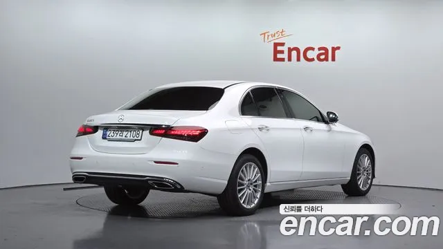 Mercedes-Benz E-Класс 2023 thumb 2