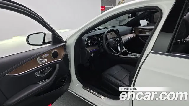 Mercedes-Benz E-Класс 2023 thumb 10