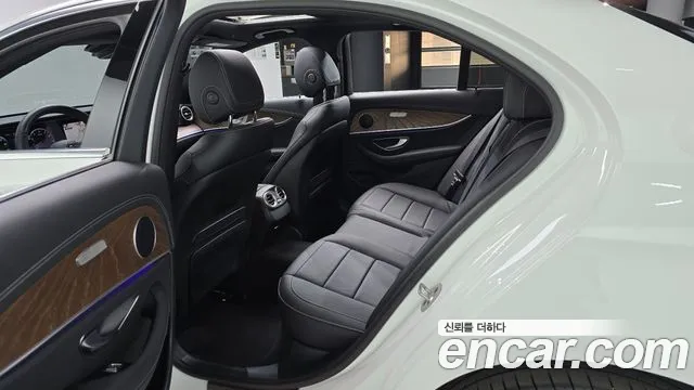 Mercedes-Benz E-Класс 2023 thumb 11