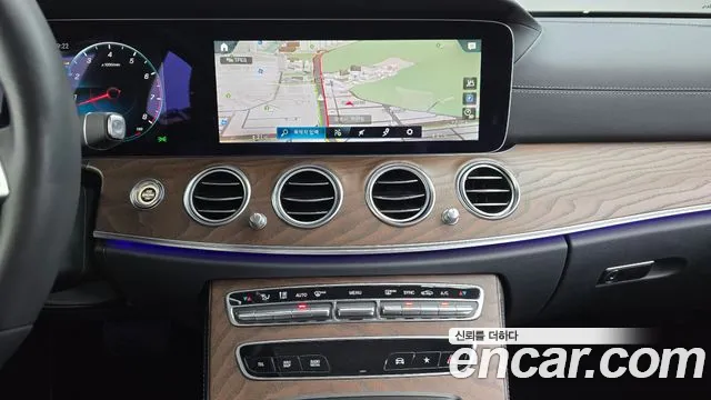 Mercedes-Benz E-Класс 2023 thumb 12