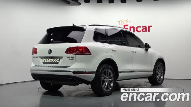 Volkswagen Touareg 2016 thumb 2
